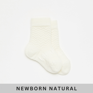 Merino Wool Crew Socks | BABY | Pearl in zigzag texture, lightweight and soft for baby's delicate skin.